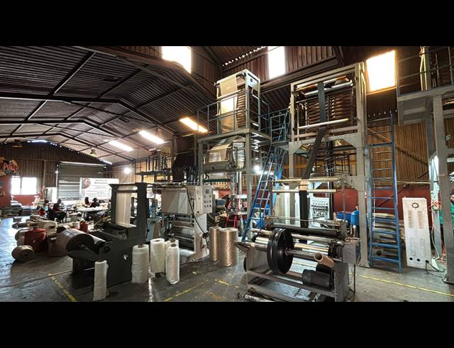 1,000M² WAREHOUSE FOR SALE IN HUGHES
